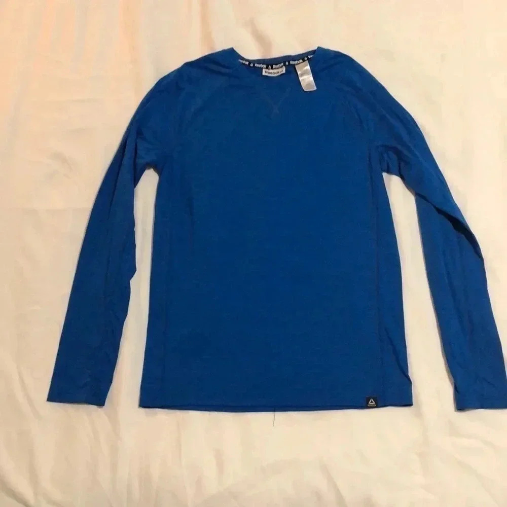 Boys size sm Reebok long sleeve athletic top blue